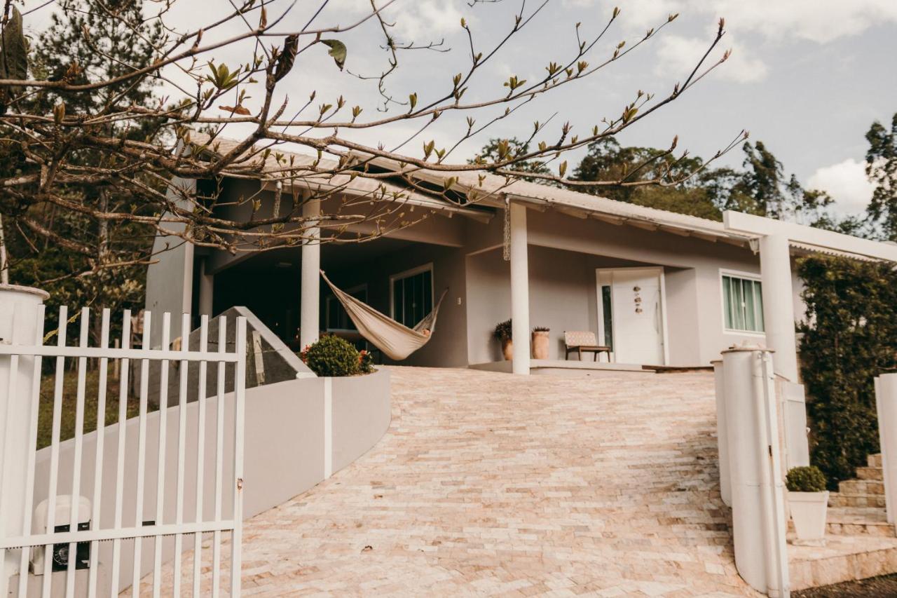 Casa Confortavel Em Local Tranquilo. Rodeio Ngoại thất bức ảnh